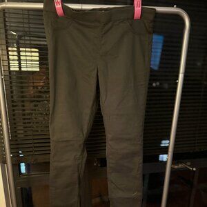H&M Hunter Green Skinny Leg Stretch Casual Pants with Back Pockets